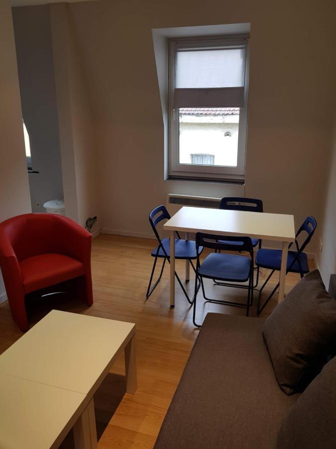 Central Yellow Apartment Brussel Eksteriør bilde
