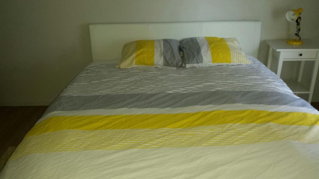 Central Yellow Apartment Brussel Eksteriør bilde