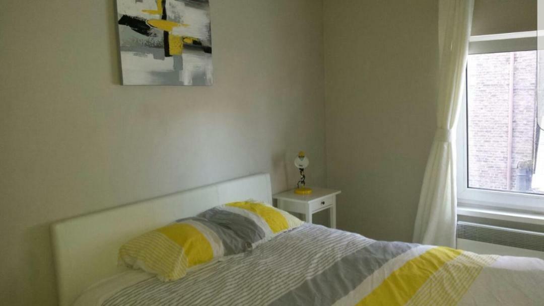 Central Yellow Apartment Brussel Rom bilde